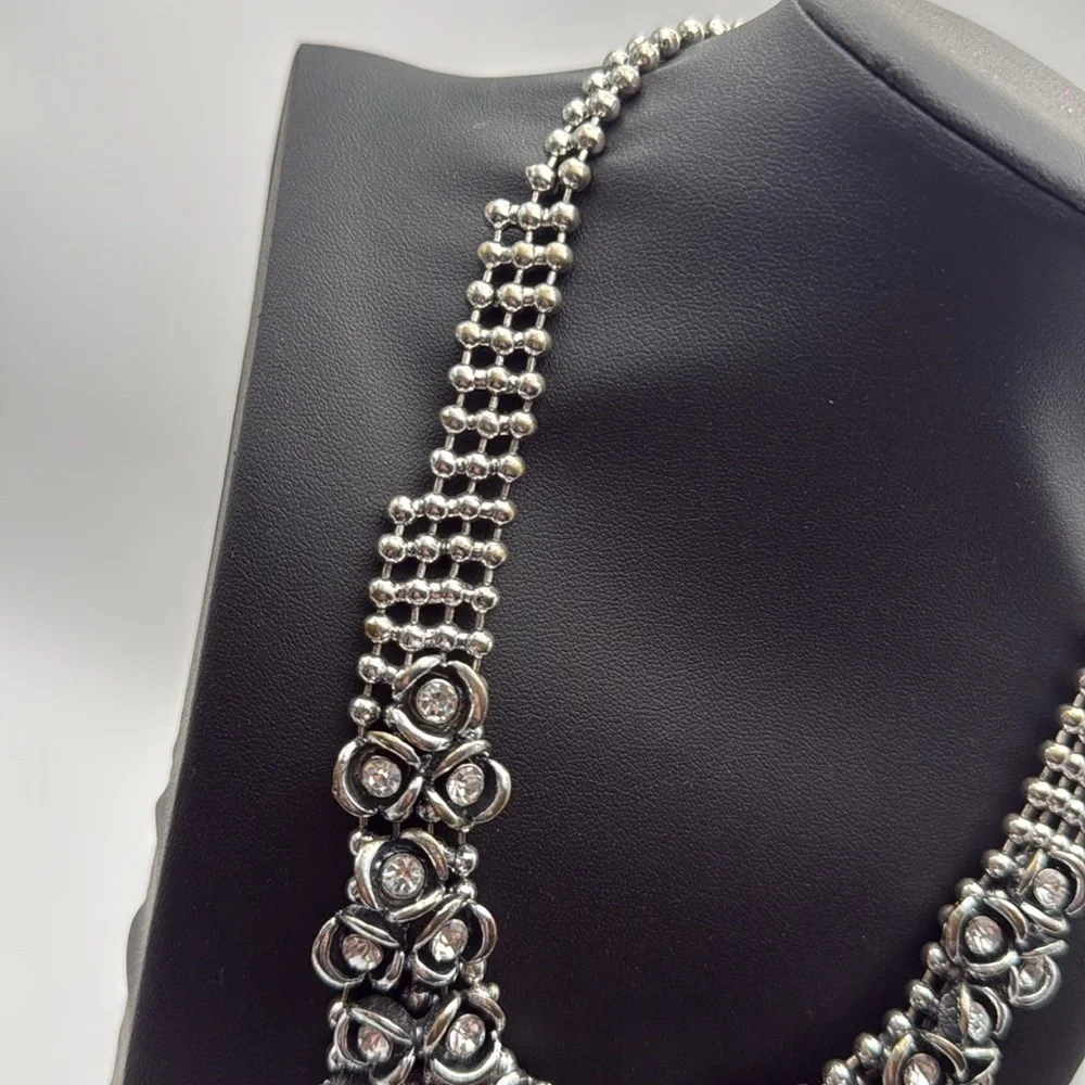 Silver tone chunky rhinestone cluster statement bib necklace y2K artsy art deco